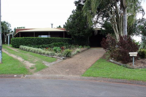 3 Bedroom Holiday House - Geraldton Accommodation 0
